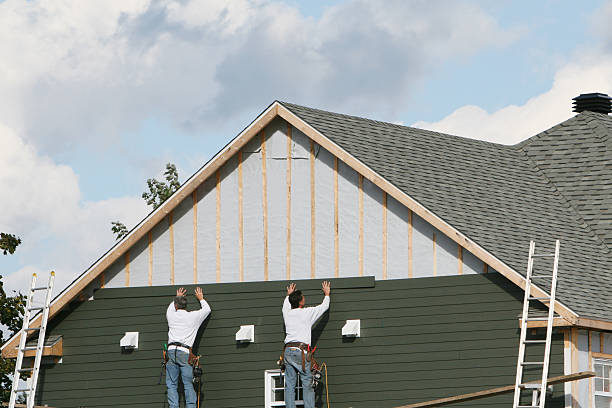 Professional Emergency Siding Repair technician working in Fanwood, NJ